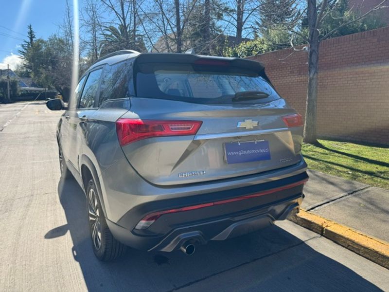 Chevrolet Captiva — foto 13 de 28