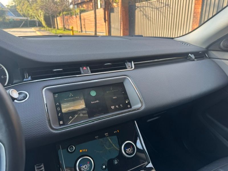 Land Rover Range Rover Evoque — foto 29 de 31