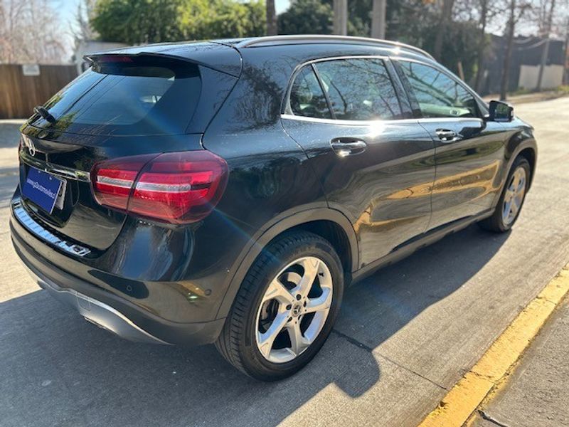 Mercedes-Benz Gla200 — foto 4 de 16