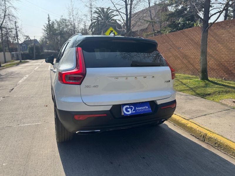 Volvo Xc40 — foto 30 de 39