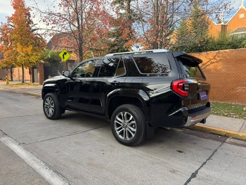 Toyota 4Runner — foto 7 de 24