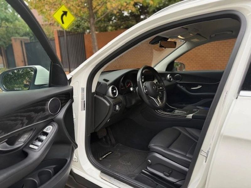 Mercedes-Benz Glc200 — foto 12 de 22