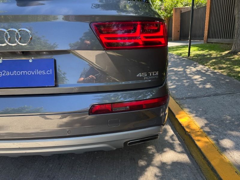 Audi Q7 — foto 15 de 33