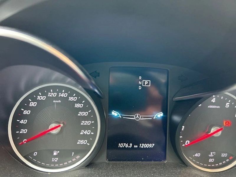 Mercedes-Benz C200 — foto 16 de 20