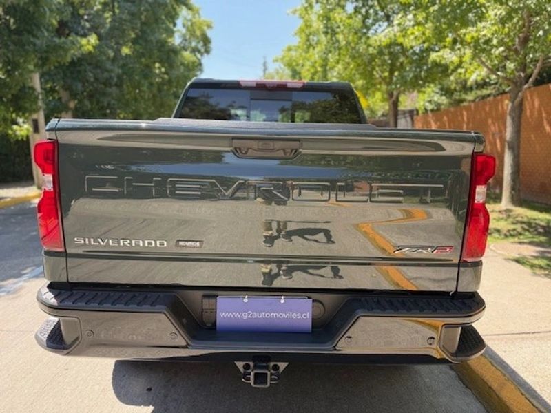 Chevrolet Silverado — foto 16 de 29