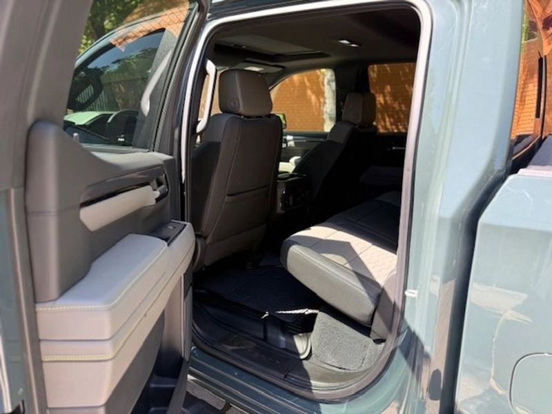 Chevrolet Silverado — foto 23 de 29