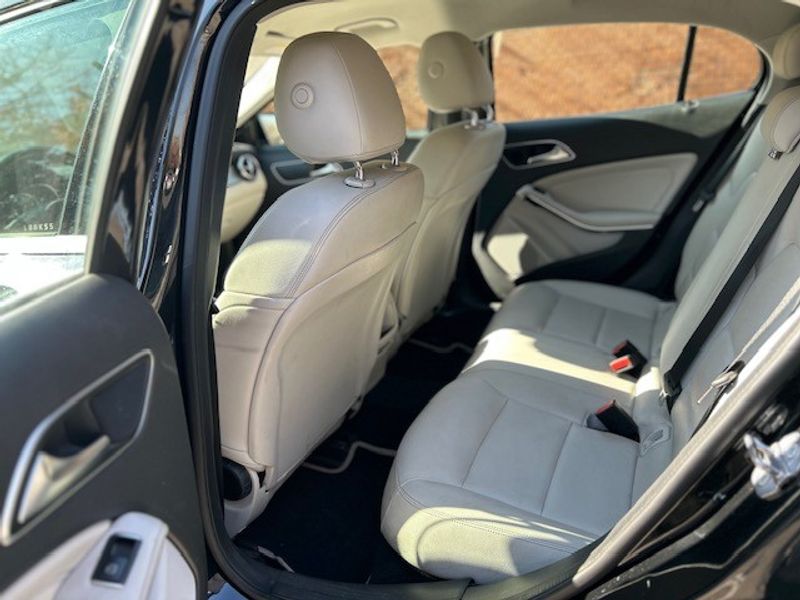 Mercedes-Benz Gla200 — foto 10 de 16