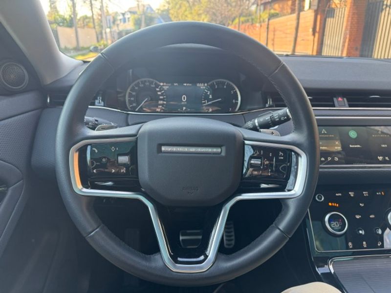 Land Rover Range Rover Evoque — foto 28 de 31