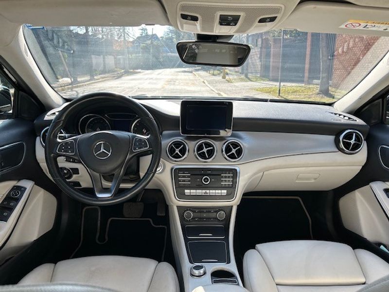 Mercedes-Benz Gla200 — foto 13 de 16