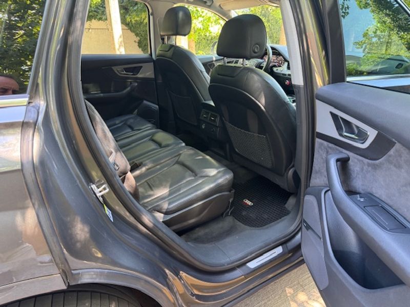 Audi Q7 — foto 24 de 33