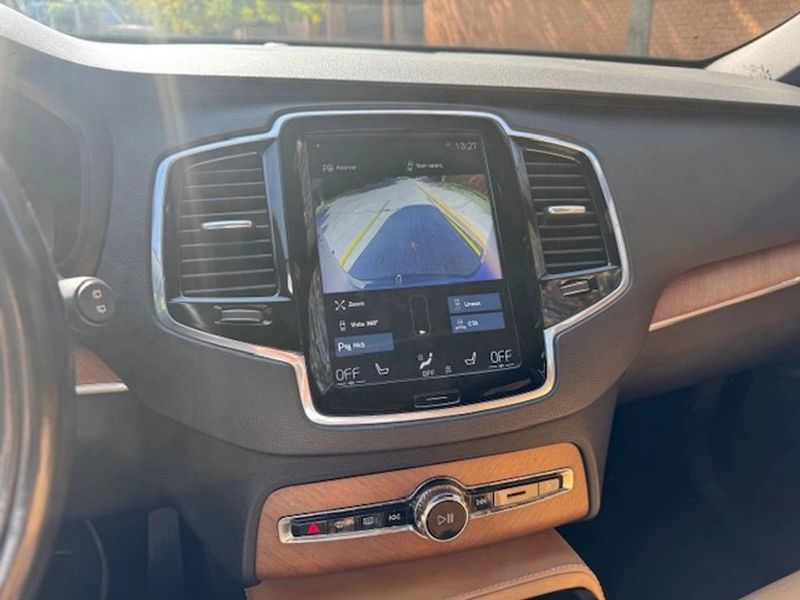 Volvo Xc90 — foto 10 de 25