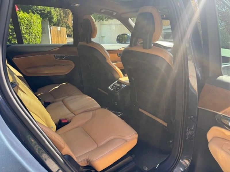 Volvo Xc90 — foto 19 de 25