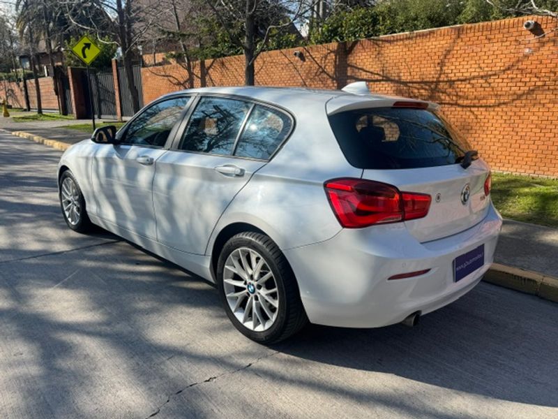 BMW 118 — foto 16 de 31