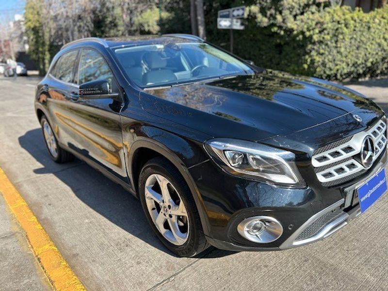 Mercedes-Benz Gla200 — foto 2 de 16
