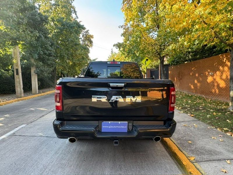 RAM 1500 — foto 8 de 26