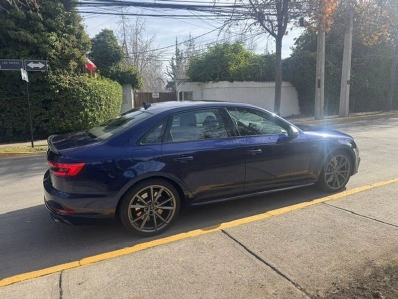 Audi S4 — foto 16 de 29