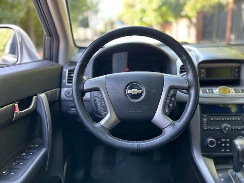 Chevrolet Captiva — foto 16 de 25