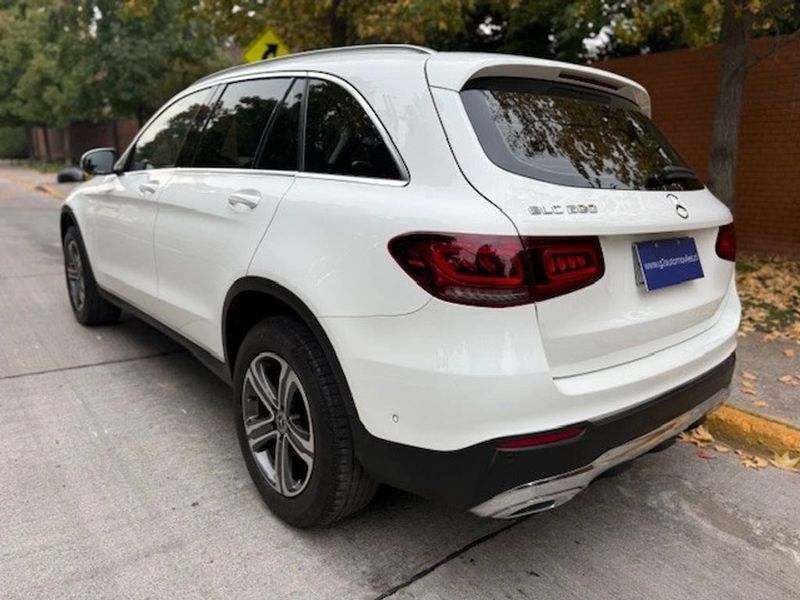 Mercedes-Benz Glc200 — foto 9 de 22