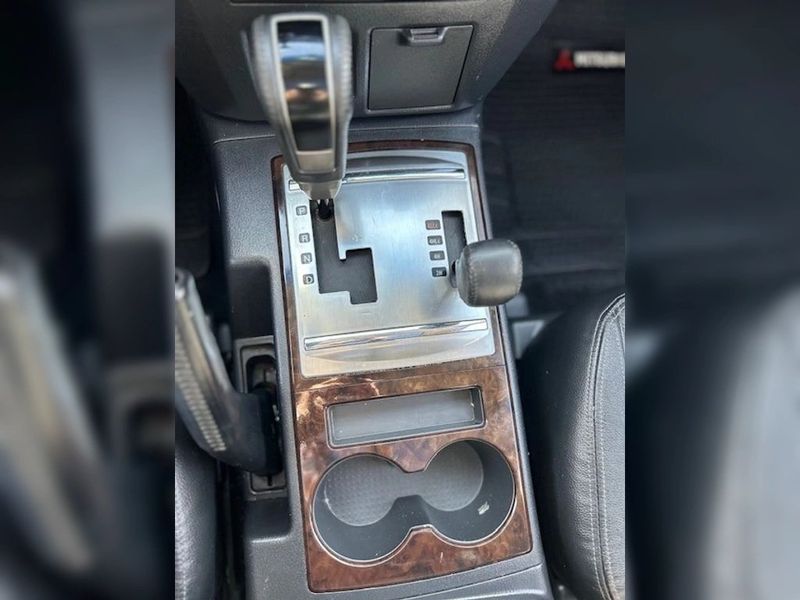 Mitsubishi Montero — foto 17 de 19
