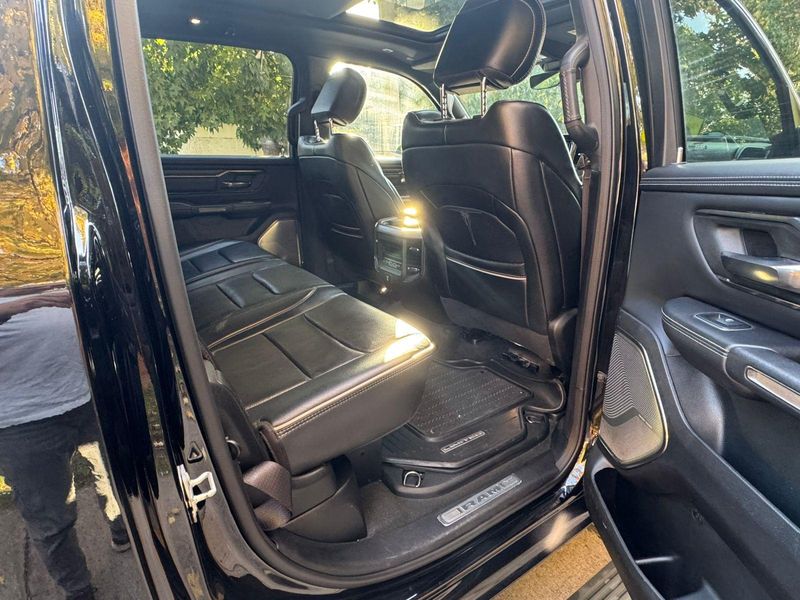 RAM 1500 — foto 17 de 26