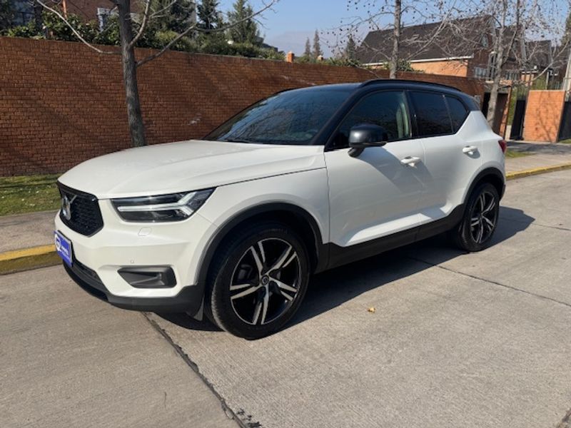 Volvo Xc40 — foto 3 de 39