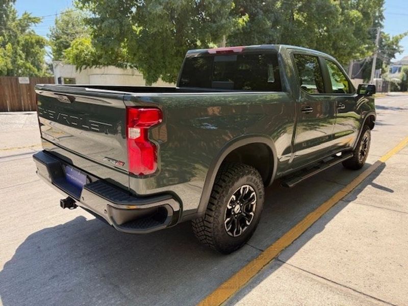 Chevrolet Silverado — foto 7 de 29
