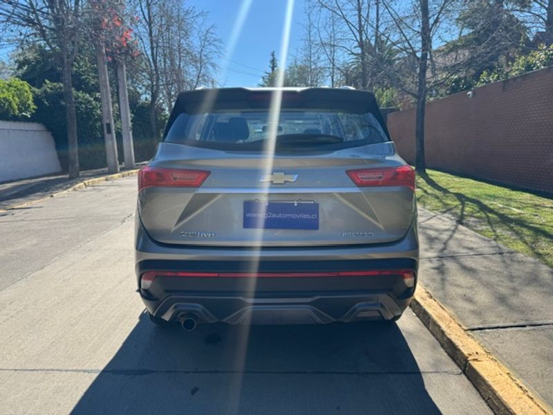Chevrolet Captiva — foto 12 de 28