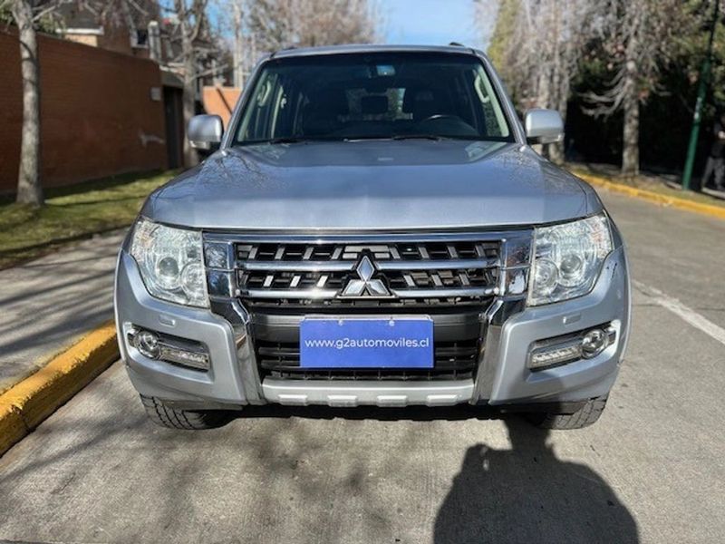 Mitsubishi Montero — foto 8 de 19
