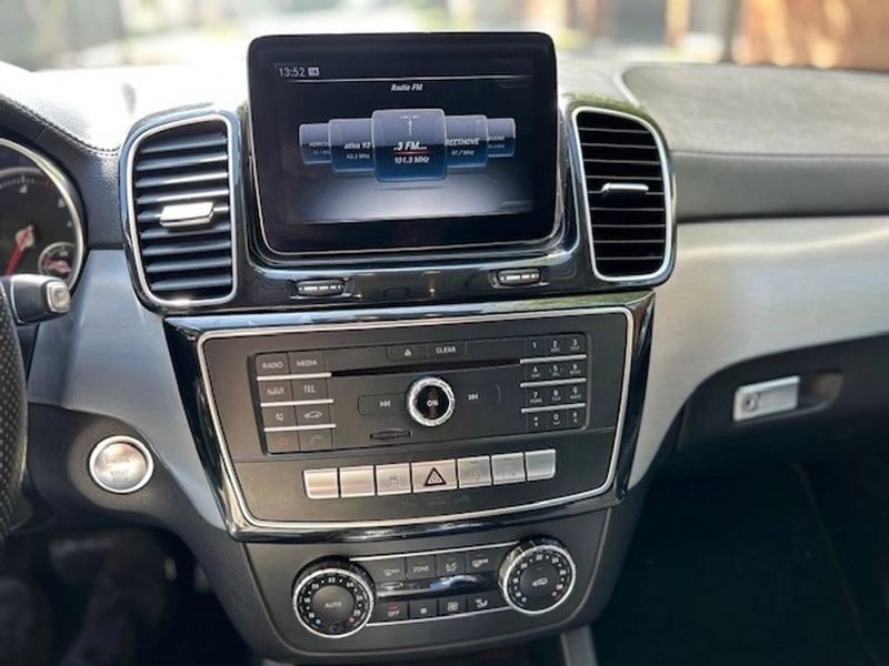 Mercedes-Benz Gle350 — foto 15 de 22