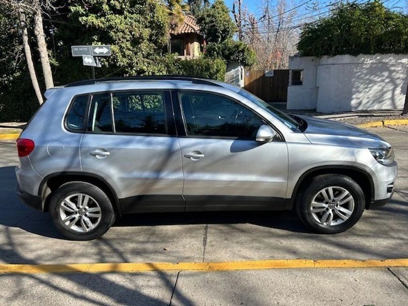 Volkswagen Tiguan — foto 2 de 23