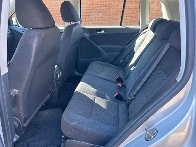 Volkswagen Tiguan — foto 16 de 23