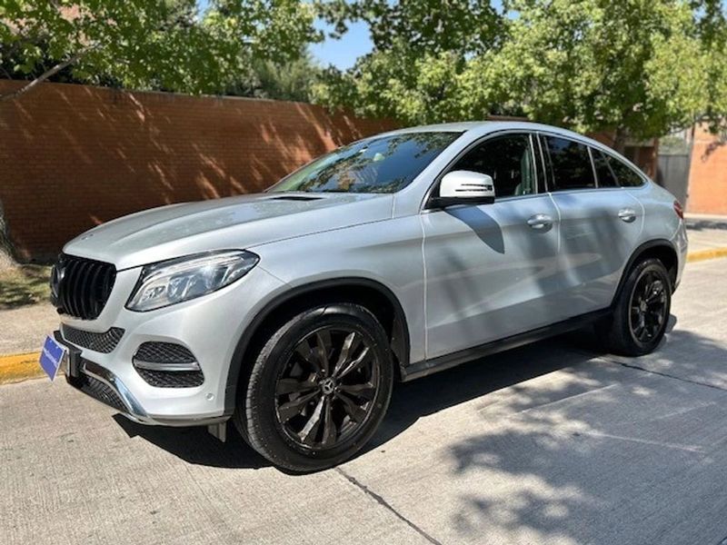Mercedes-Benz Gle350 — foto 7 de 22