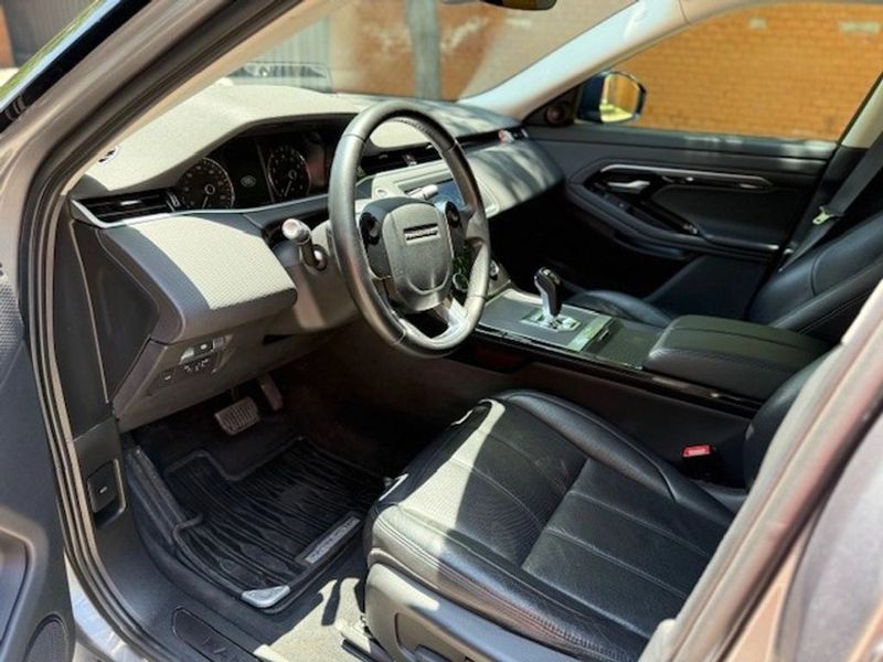 Land Rover Evoque — foto 18 de 21