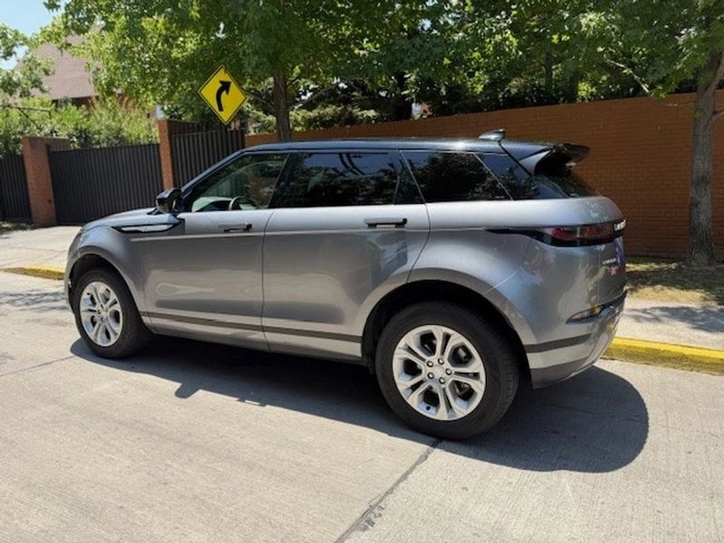 Land Rover Evoque — foto 10 de 21