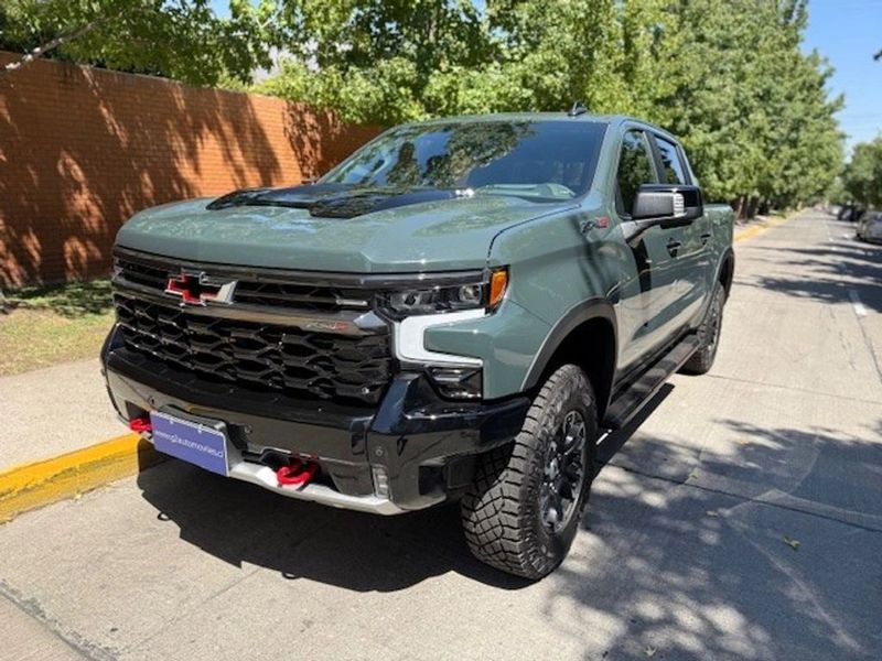 Chevrolet Silverado — foto 15 de 29