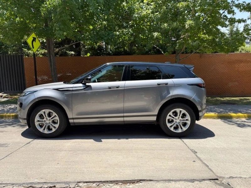 Land Rover Evoque — foto 11 de 21