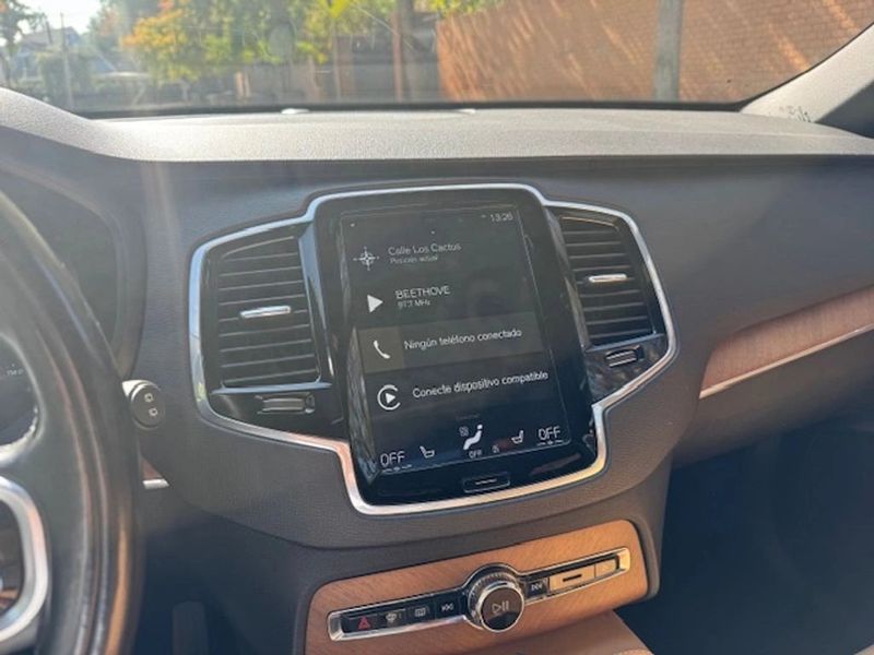 Volvo Xc90 — foto 25 de 25