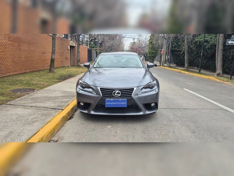 Lexus Is350 — foto 1 de 25