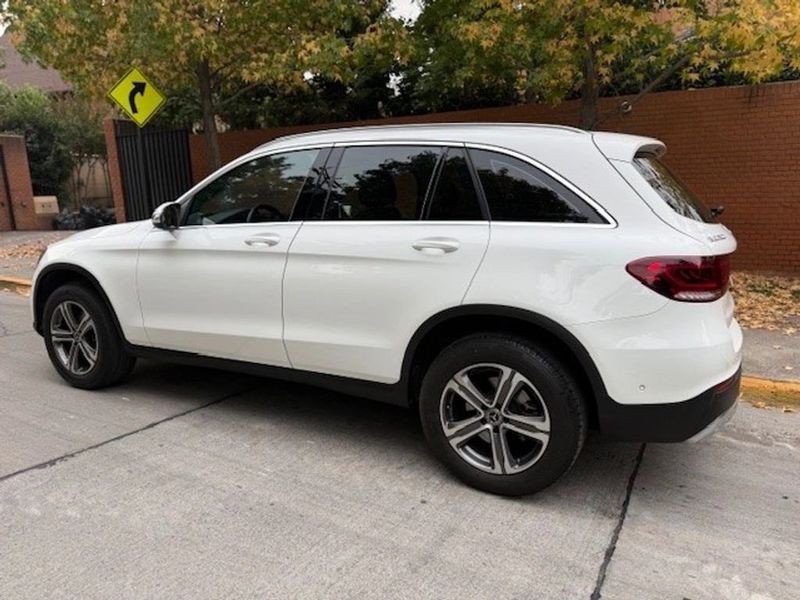 Mercedes-Benz Glc200 — foto 10 de 22