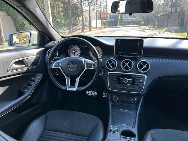 Mercedes-Benz A200 — foto 11 de 20
