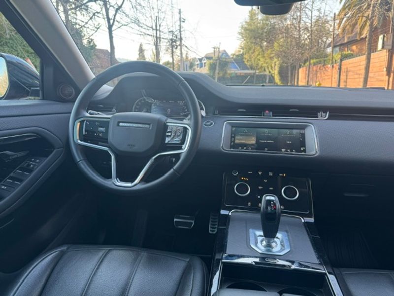 Land Rover Range Rover Evoque — foto 26 de 31