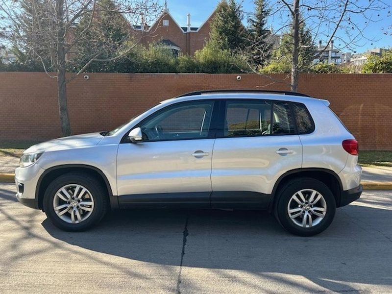 Volkswagen Tiguan — foto 7 de 23