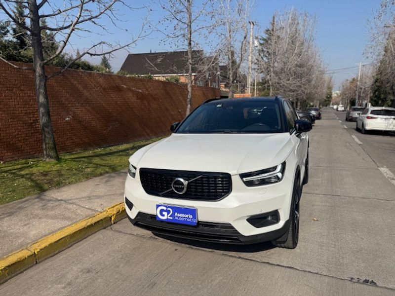 Volvo Xc40 — foto 6 de 39