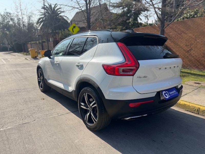 Volvo Xc40 — foto 31 de 39