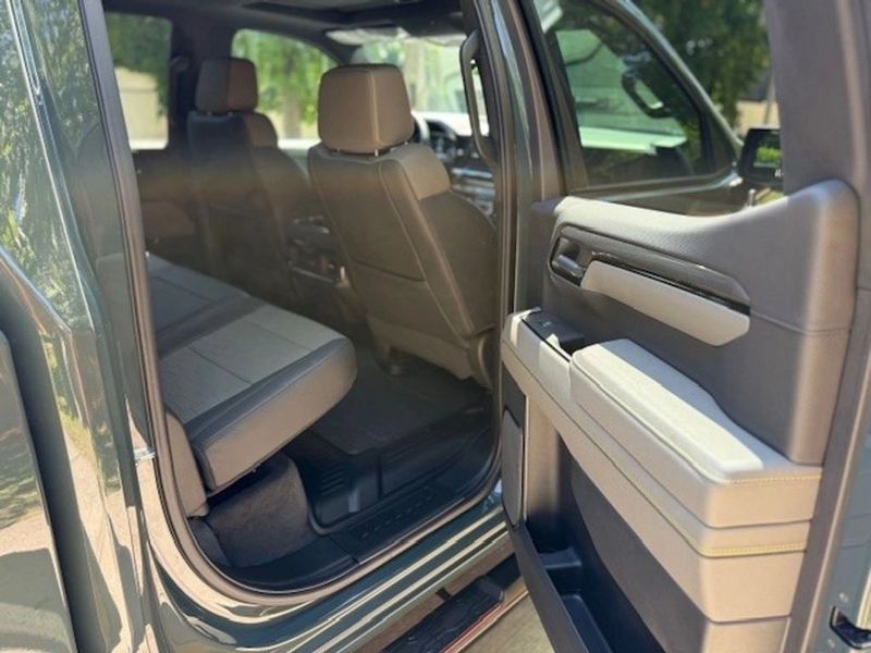 Chevrolet Silverado — foto 8 de 29