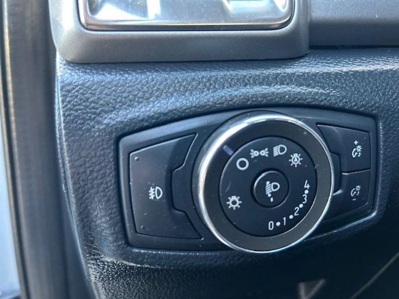 Ford Ranger — foto 18 de 19