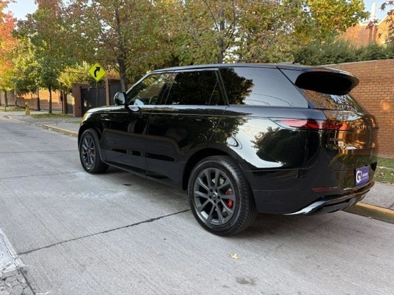Land Rover Range Rover — foto 18 de 29