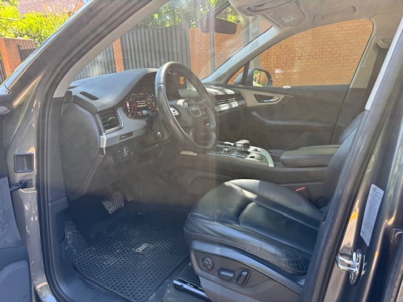 Audi Q7 — foto 20 de 33