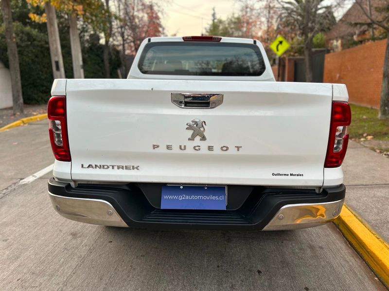Peugeot Landtrek — foto 5 de 15