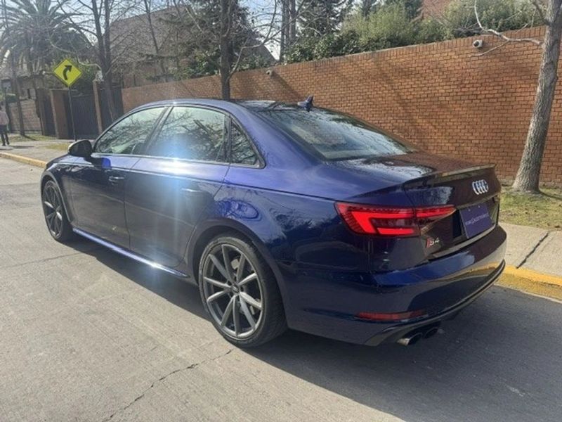 Audi S4 — foto 24 de 29